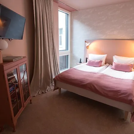 Redstone Boutique 4*