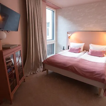 Redstone Boutique 4*